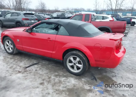 2009 Ford Mustang V6/V6 Premium z USA, uszkodzony, nr VIN 1ZVHT84N195118747